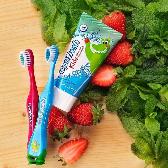 خمیردندان کودک اوریفلیم Optifresh Kids Strawberry Toothpaste Oriflame 